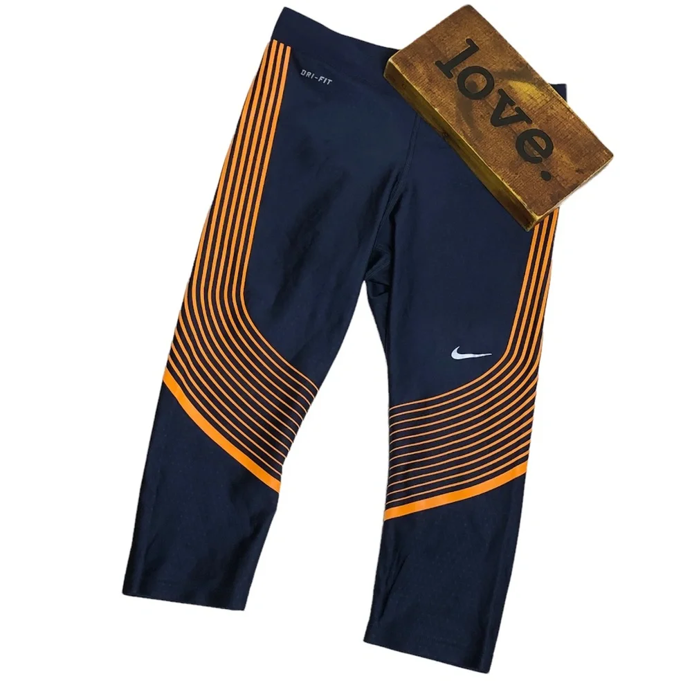 NIKE Dri-Fit Crop Leggings Size XS